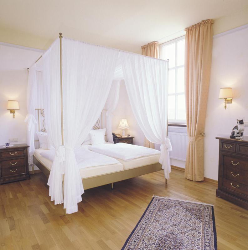 Schlosshotel Kurfuerstliches Amtshaus Dauner Burg Ngoại thất bức ảnh